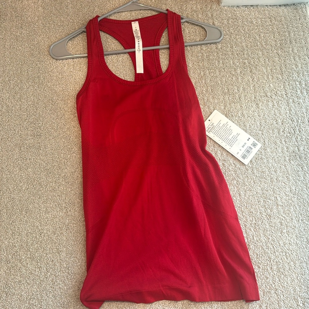 Lululemon tank